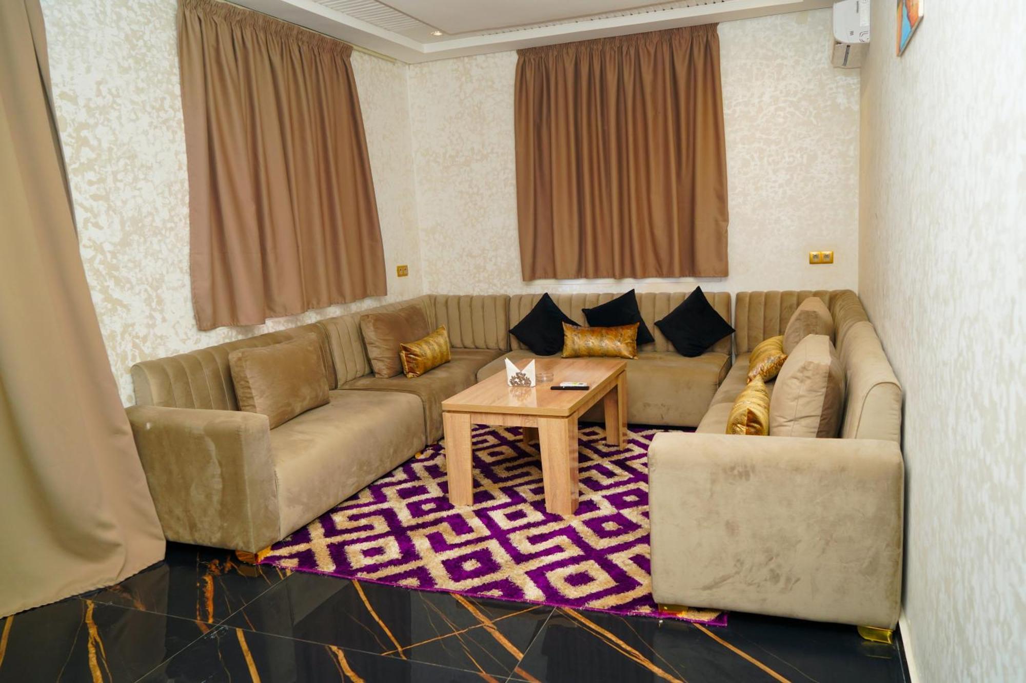 Great & Penthouse Apartment
